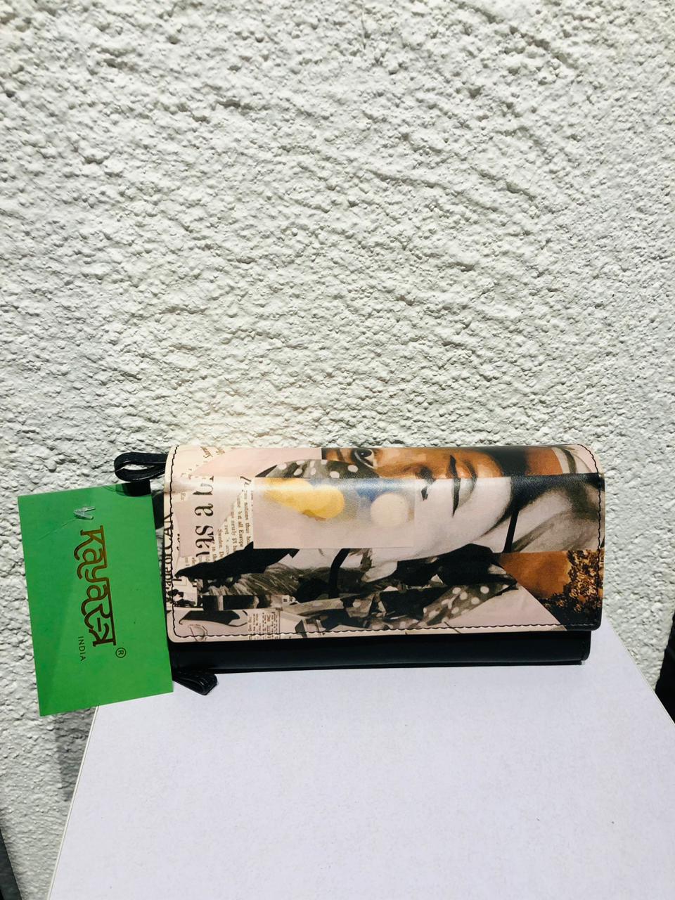 KAYASTRA Printed flip clutch
