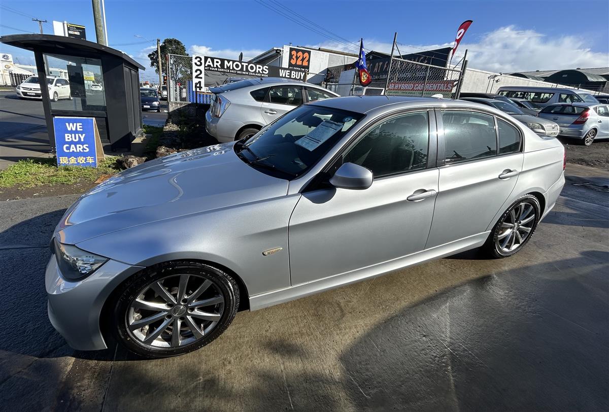 2011 BMW 320i Sedan Automatic