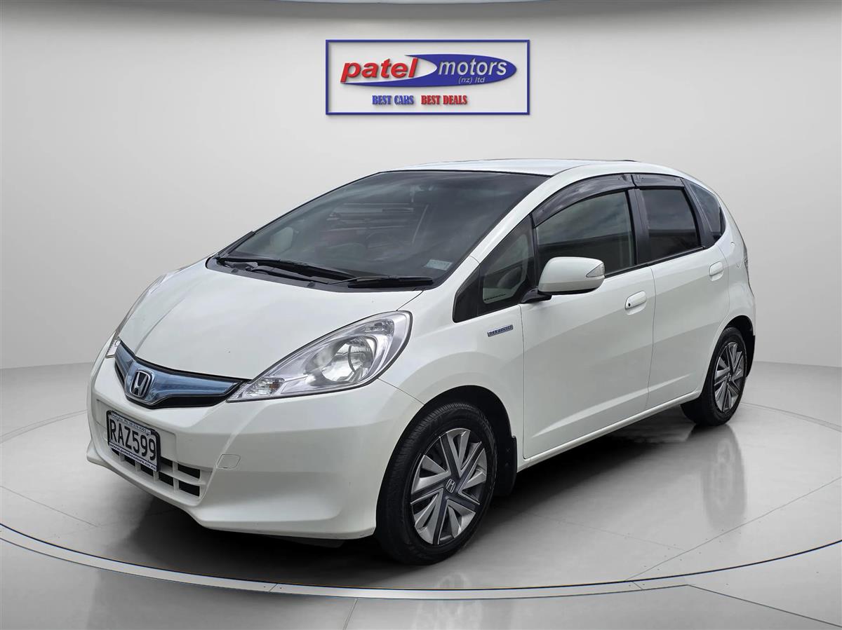 2012 Honda Fit HYBRID !! Top Spec !! heated seats !! Cruise control !! Reverse camera Hatchback Automatic