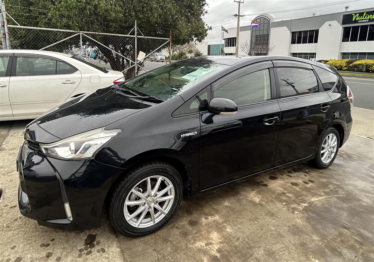2015 Toyota Prius Station Wagon Automatic