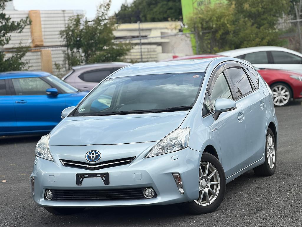 2012 Toyota Prius Alpha S