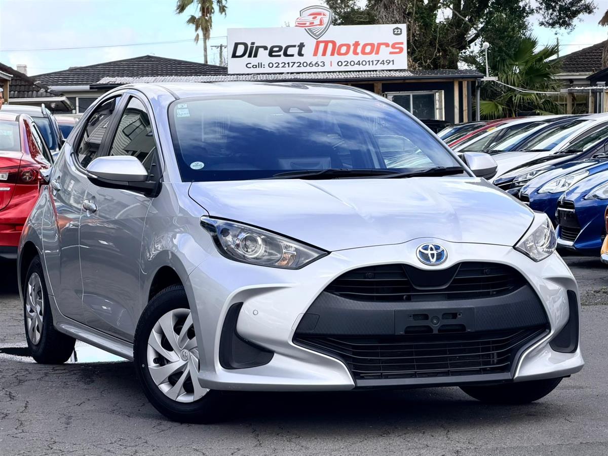 2022 Toyota Yaris HYBRID**Cruise Control**Lane Assist**Parking Sensors**Reversing Camera** Hatchback Automatic