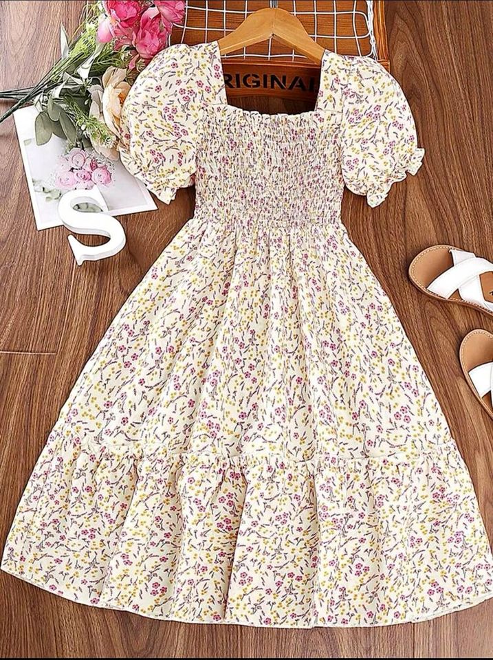 Girls Floral Dress Brandnew