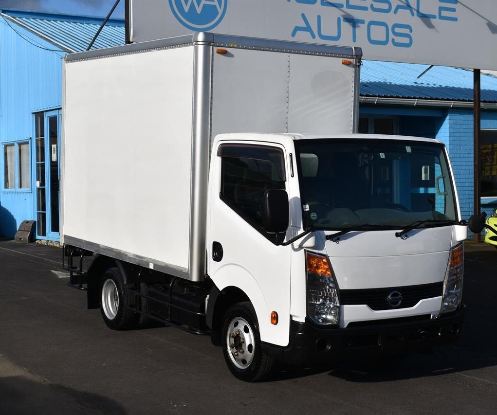 2014 Nissan Atlas BOX BODY