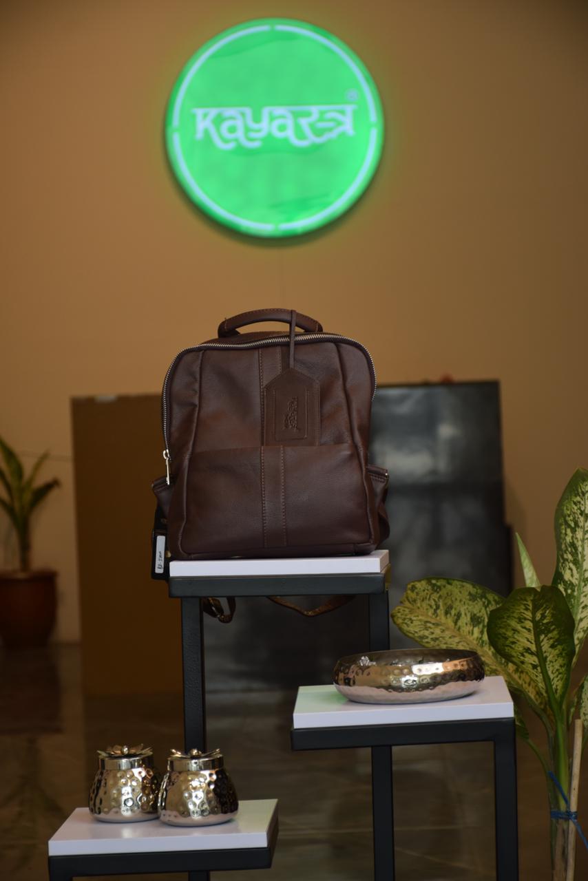 KAYASTRA Brown Bag Pack