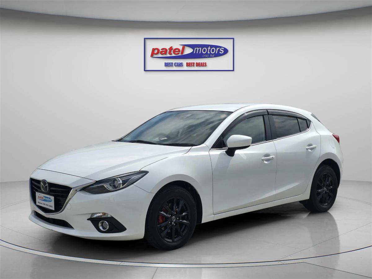 2015 Mazda Axela Adaptive Cruise Control !! Mint Condition !! Blacked Mags !! Heads up display !! Hatchback Automatic