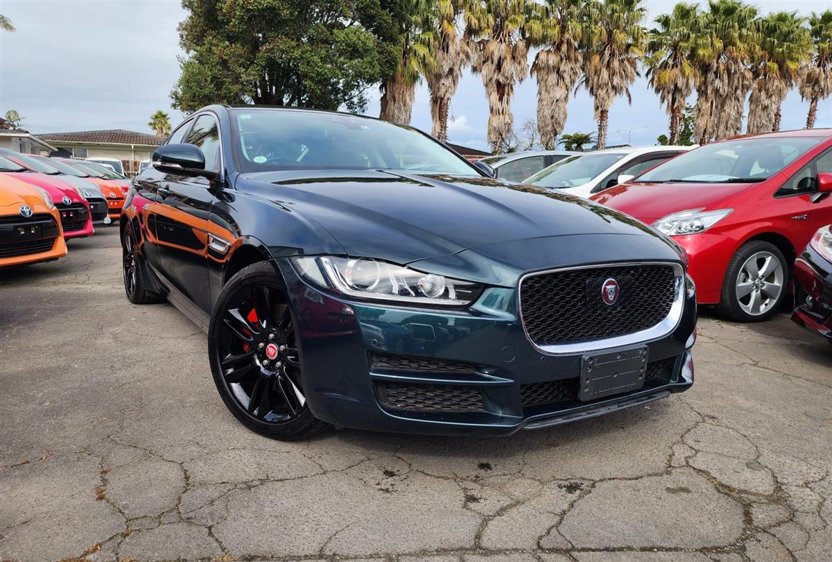 2016 Jaguar XE PURE Sedan Automatic