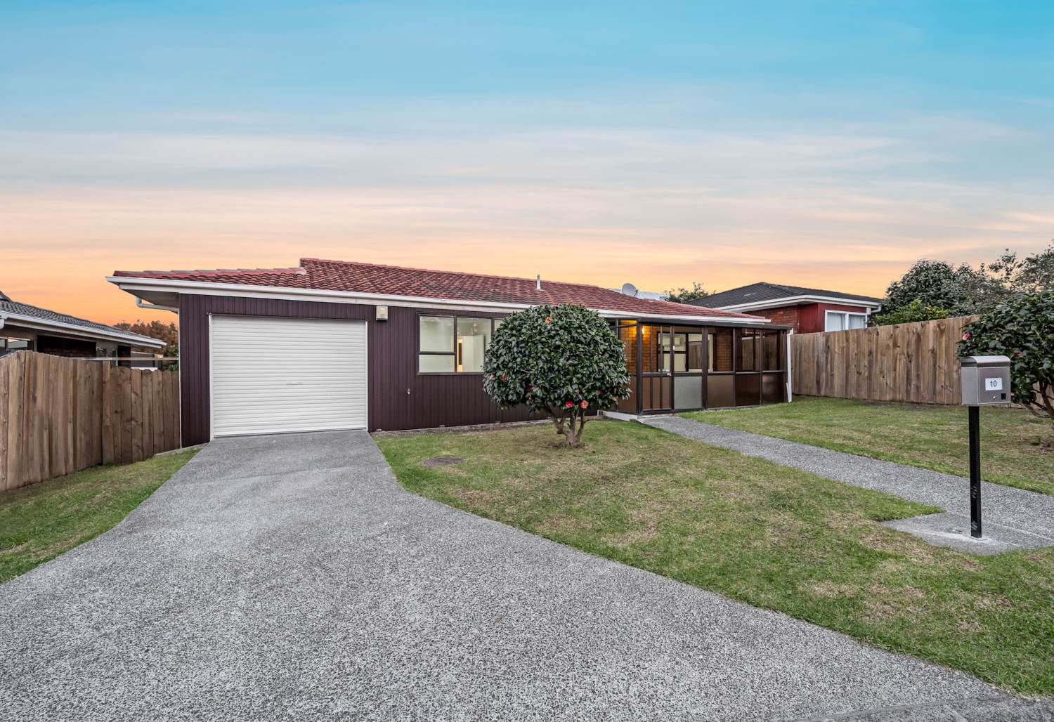 10 Tate Grove, Half Moon Bay