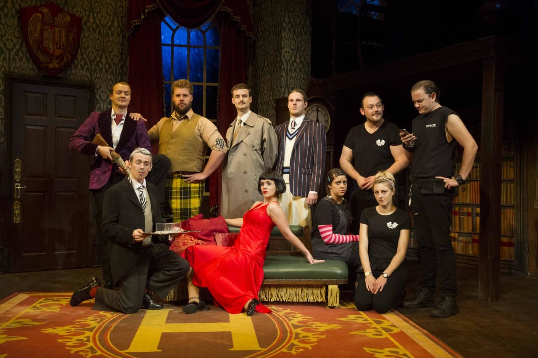 THE PLAY THAT GOES WRONG opens on Broadway