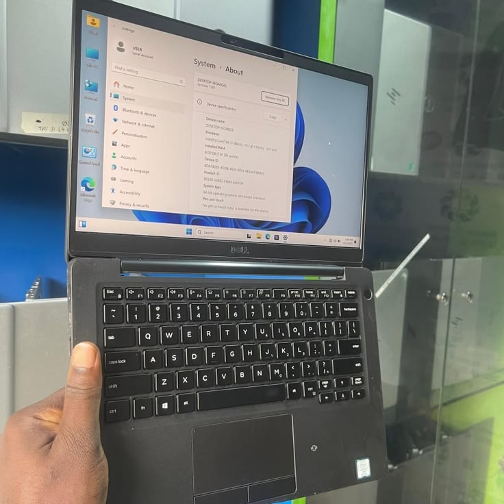 DELL Latitude 7300