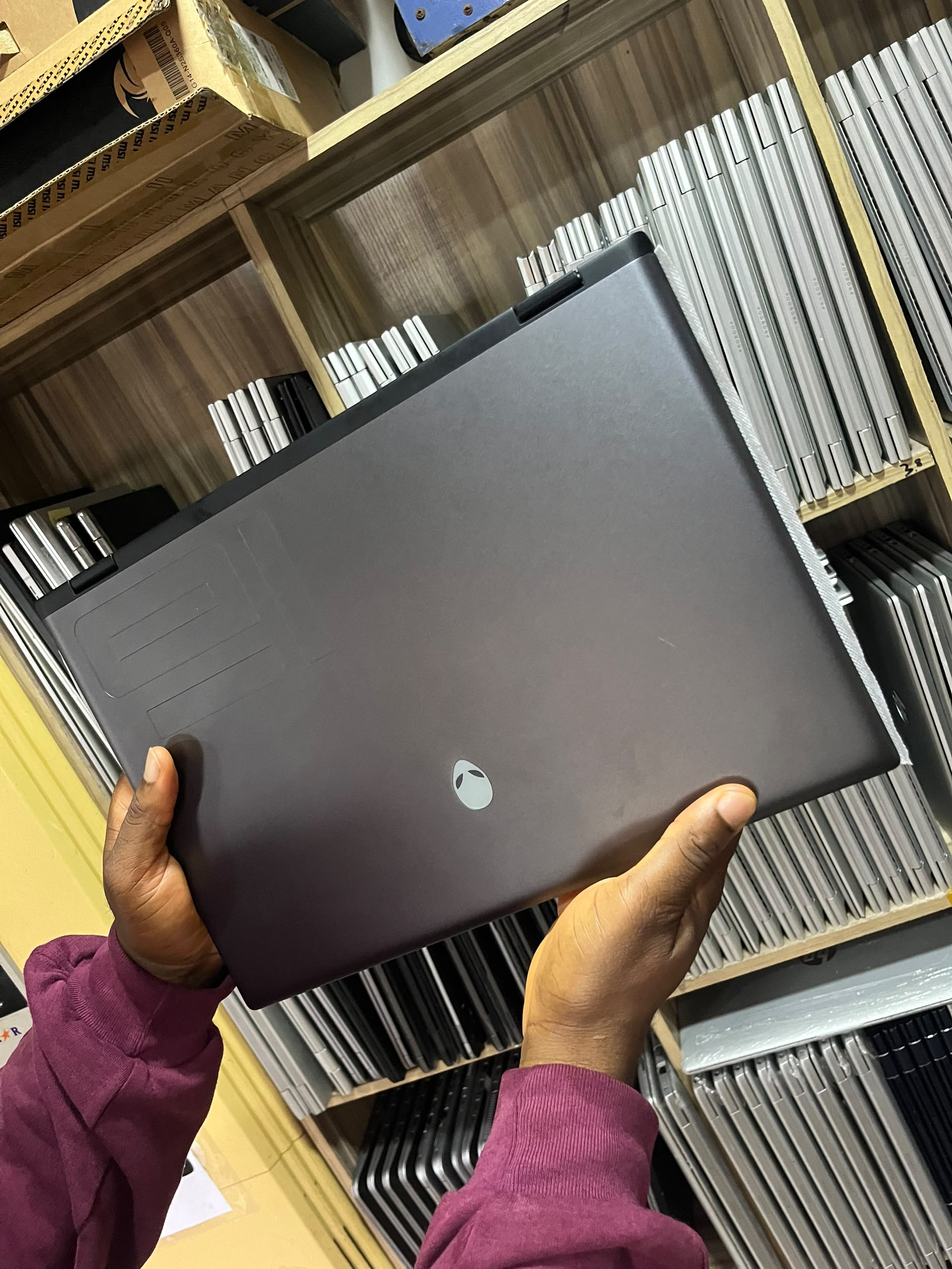 Alienware M16 R2