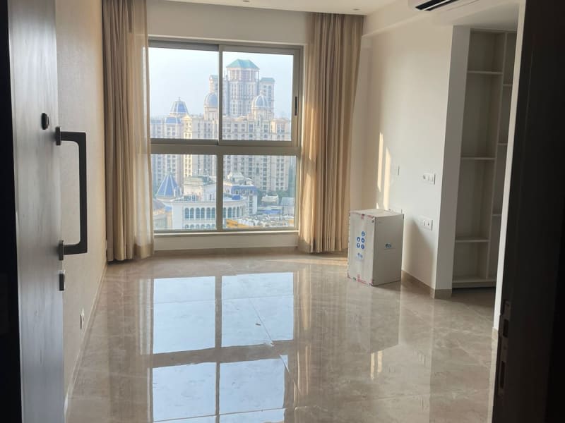 Hiranandani Regent Hill Modern Compact Luxury for Elite Professionals: Pristine 1 BHK