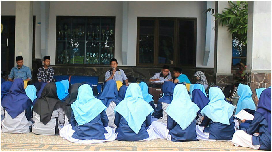 SIDANG TA PRODISTIK. SEKOLAH SAMBIL KULIAH DI MA ZAHA.
