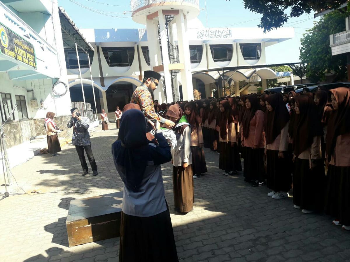 Pelantikan Duta Karakter Putri, MA Zainul Hasan