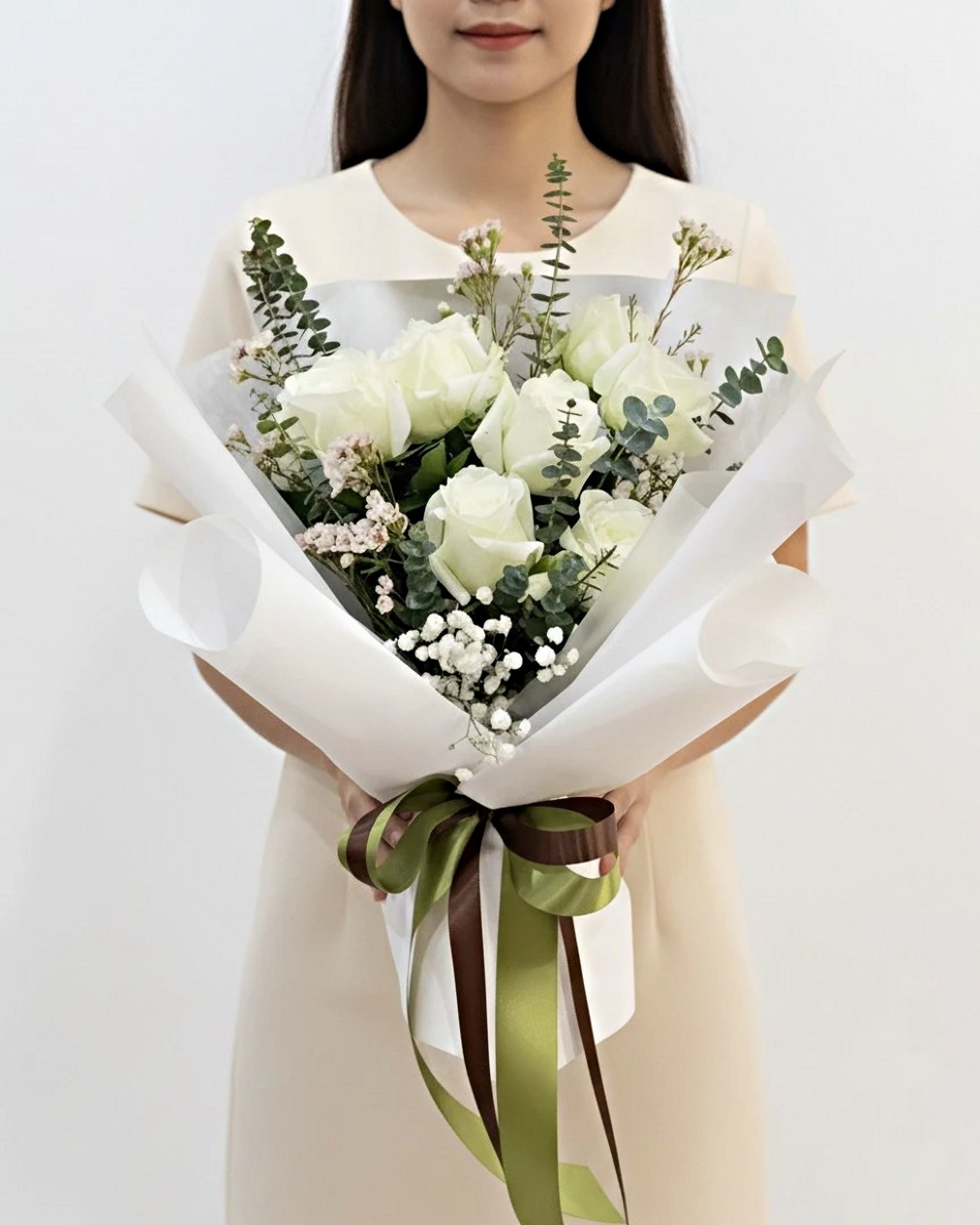 White Garden Natural Style White Rose Bouquet