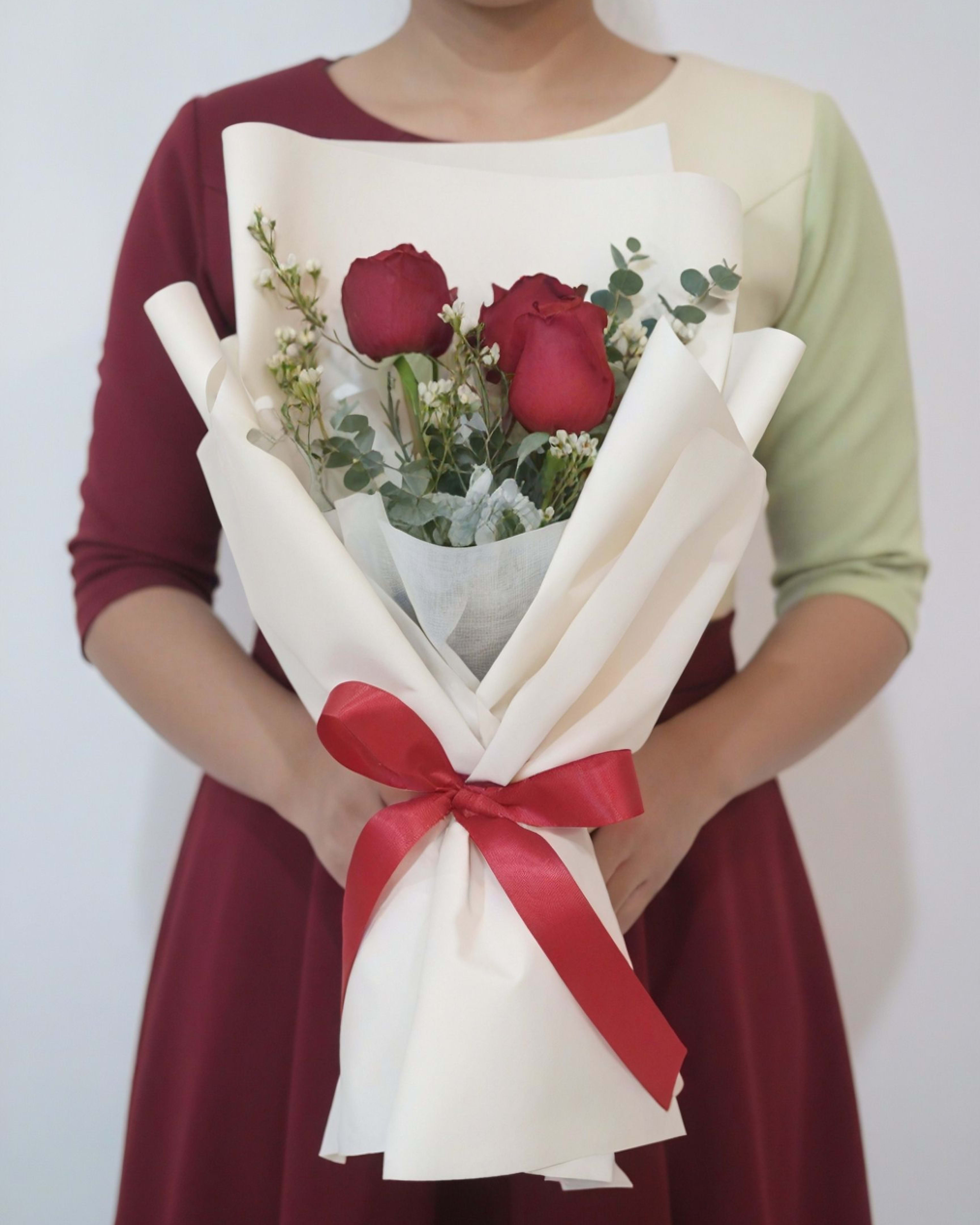 Simple Love Minimal Red Rose Bouquet