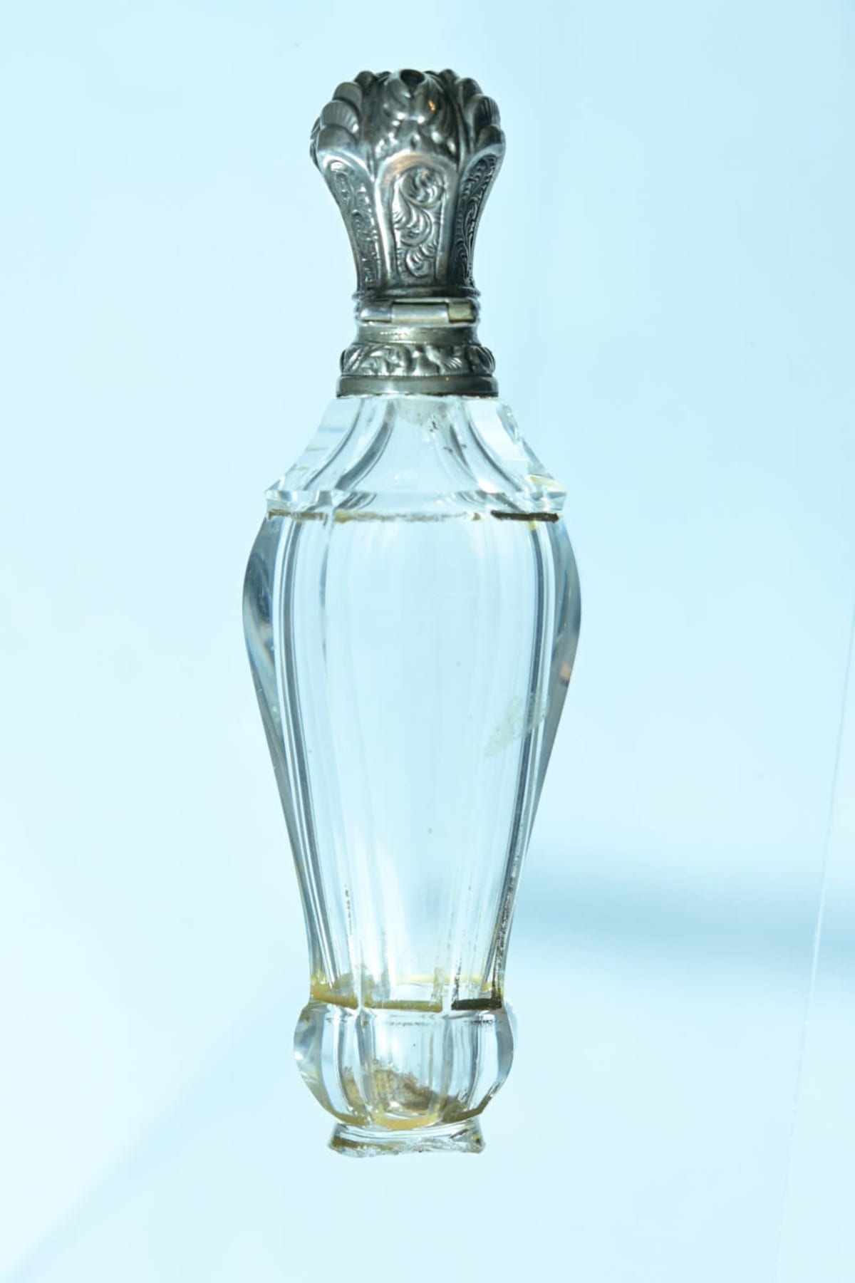 Ancien flacon cristal argent parfum sel vinaigrette mode XIXe - Image 1
