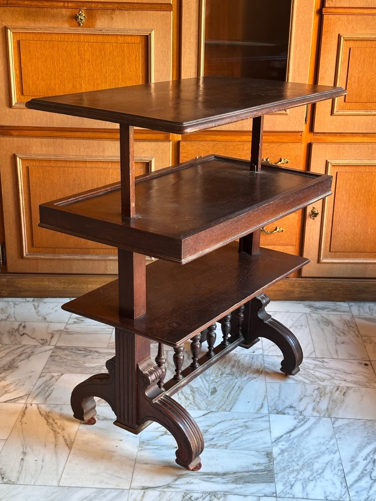 Table desserte à système double plateau escamotable renaissance hôtel château - Image 1