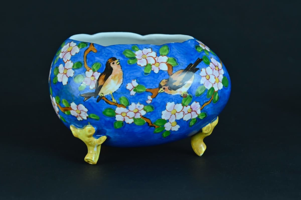 Ancienne petite jardinière sur pieds porcelaine oiseaux cerisiers Japonisme - Image 1