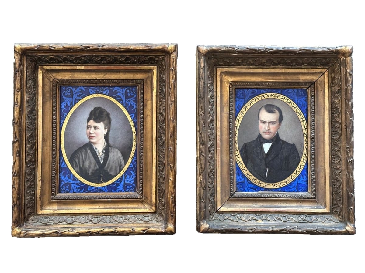 Tableau ancien plaque porcelaine portrait femme homme costume Yvetot Limoges x 2 - Image 1