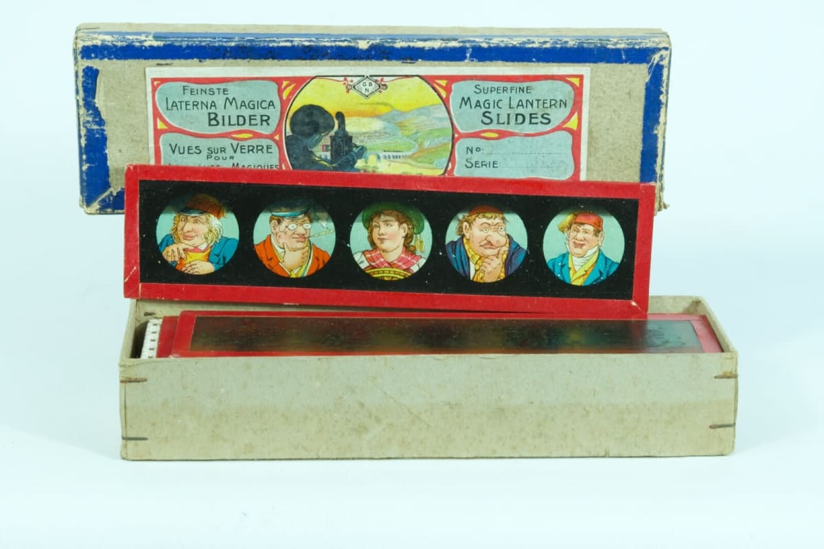 Anciennes plaques verre boite lanterne magique Contes & personnages pré cinema - Image 1