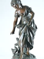 Grand bronze ancien portrait femme la fermière poussins Auguste Moreau XIXe 68 cm - Miniature 3