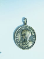 Ancienne médaille religieuse portrait d'un évangéliste Vierge Marie voile 18ème - Miniature 2