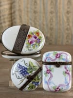 Ancienne porcelaine de Limoges 3 boîtes peintes - Miniature 1