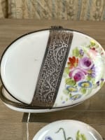 Ancienne porcelaine de Limoges 3 boîtes peintes - Miniature 2