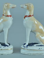 Ancienne paire de statuettes en porcelaine figurine chiens à l'arrêt Porzellan - Miniature 1