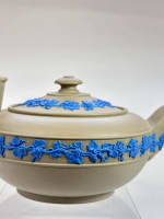 Ancienne rare théière Staffordshire faïence fine frise bleu signé Wedgwood - Miniature 5