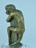 Ancien sceau à cacheter bronze patiné singe autour d'un tronc collection sceau - Miniature 5