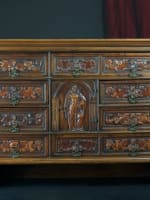 Ancien meuble cabinet de voyage Renaissance mémento mori Italie bois sculpté - Miniature 3