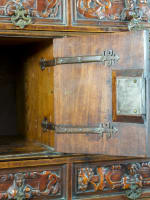 Ancien meuble cabinet de voyage Renaissance mémento mori Italie bois sculpté - Miniature 9