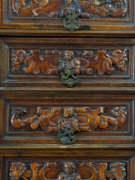 Ancien meuble cabinet de voyage Renaissance mémento mori Italie bois sculpté - Miniature 13