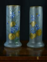 Paire de vases ancien Art Nouveau verre givré fleurs bleues et feuillages or - Miniature 1
