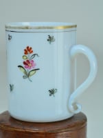 Ancienne tasse à anse / tasse à lait fin XVIIIe opaline décor floral peint rare - Miniature 4