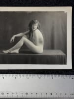 Ancienne photo portrait femme nue attitude atelier artiste assise Art Nouveau - Miniature 6