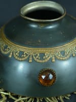 Ancienne charmante lampe à pétrole 1900 Hugo Schneider style Louis XVI - Miniature 4