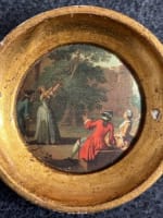 Ancien cadre miniature bois doré vintage tissu imprimé scène de tir à l'arc - Miniature 2