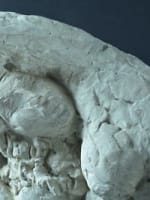 Ancienne statue sculpture en plâtre atelier étude nu féminin allongé maternité - Miniature 8