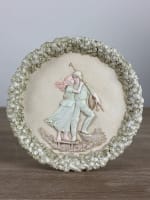 Ravissant biscuit de porcelaine couple départ pour la pêche marin tondo Breton - Miniature 1