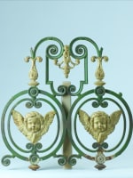 Ancien parement de chapelle anges aux ailes déployées doré XVIIIe patiné bronze - Miniature 1