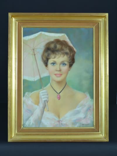 Ancien tableau portrait jeune femme à l'ombrelle et collier camée Jac Dum pastel