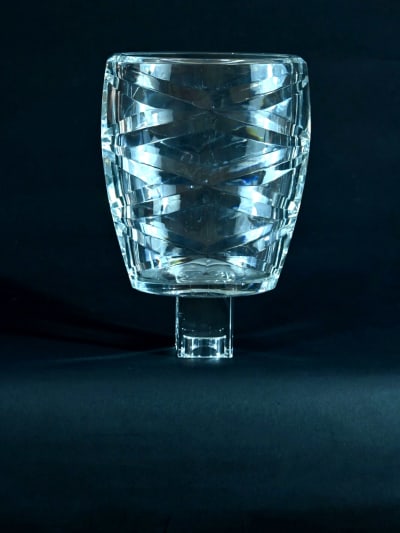 Grave vase art déco créé en 1933 cristal taillé signé de Baccarat 21 cm 5,5 kg