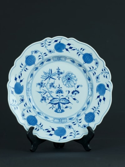 Ancienne assiette / plat Meissen porcelaine blanc bleu décor aux oignons