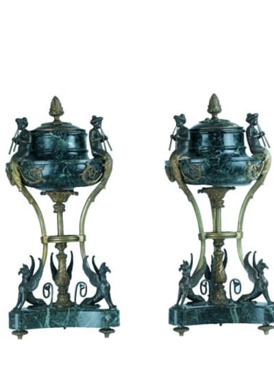 Philippe Thomire cassolettes vase antique bronze marbre femme aulos griffon