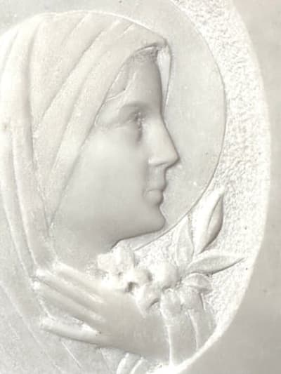 Ancienne sculpture marbre portrait de vierge profil signé J Alberola Art déco