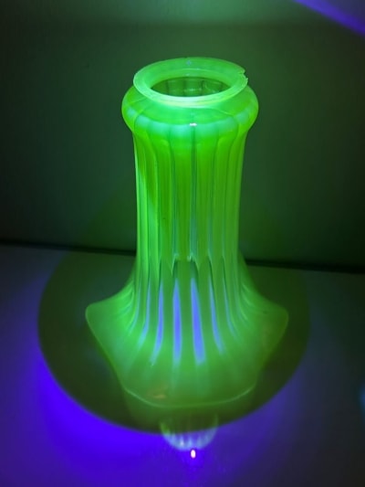 Ancienne tulipe art nouveau lampe Wes Benson verre Ouraline vaseline glass 23 cm