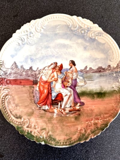 Grand plat porcelaine Limoges scène galante antique muse musique lyre J.F